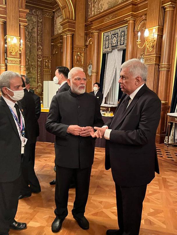 Ranil  meets Modi in Japan