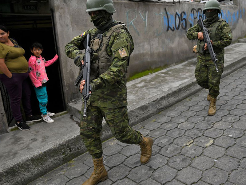 Ecuador arrests hundreds in bid to halt eruption of gang-based violence