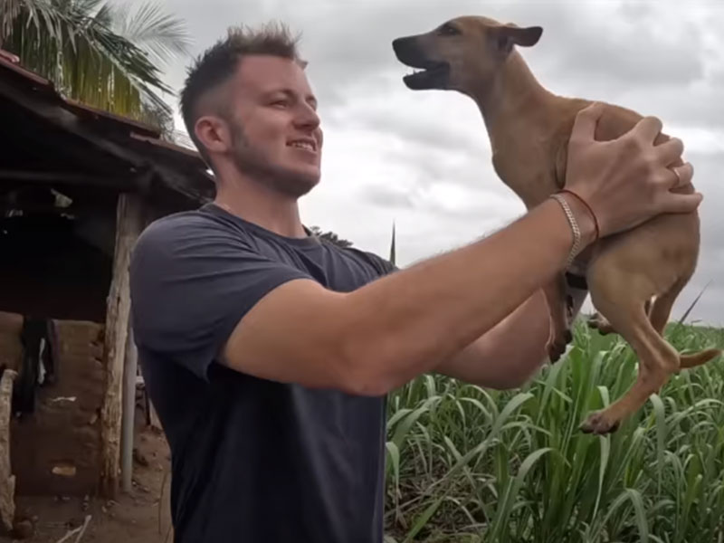 A professional idiot explores rural Sri Lanka