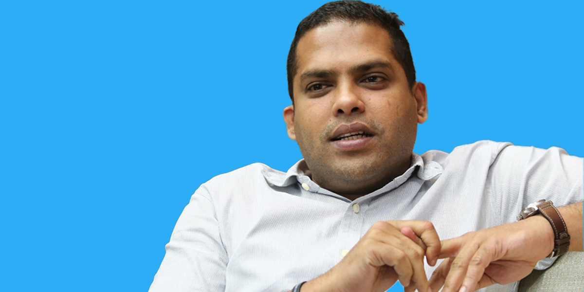 ක්‍රිකට් පිරිසිදු කරන්න යන හරින්