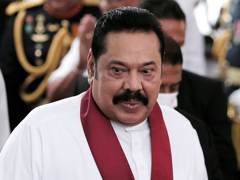 Mahinda says no to economic mishandling in front of Maligawa