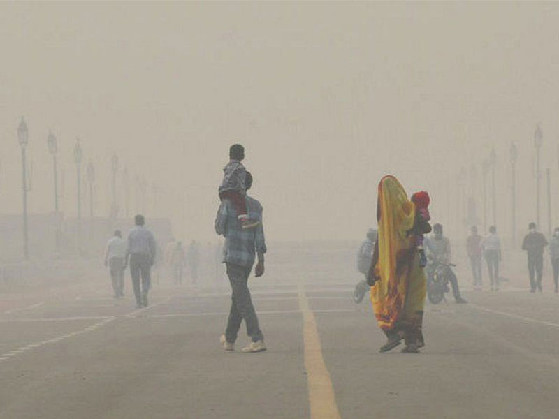 Pollution cripples New Delhi