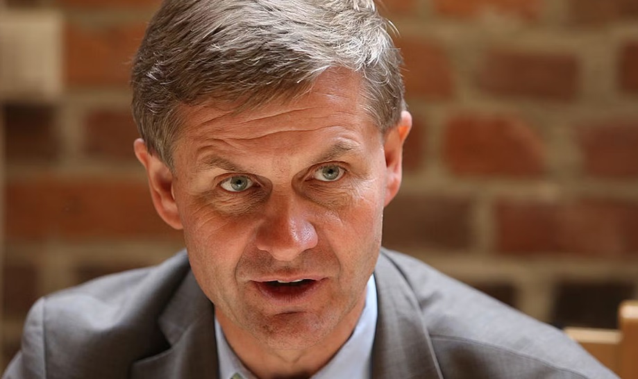 Erik Solheim Rflects on Prabhakaran